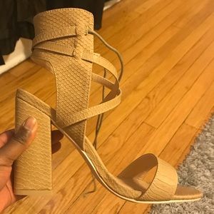 Beautiful Spring sandal never worn size 10